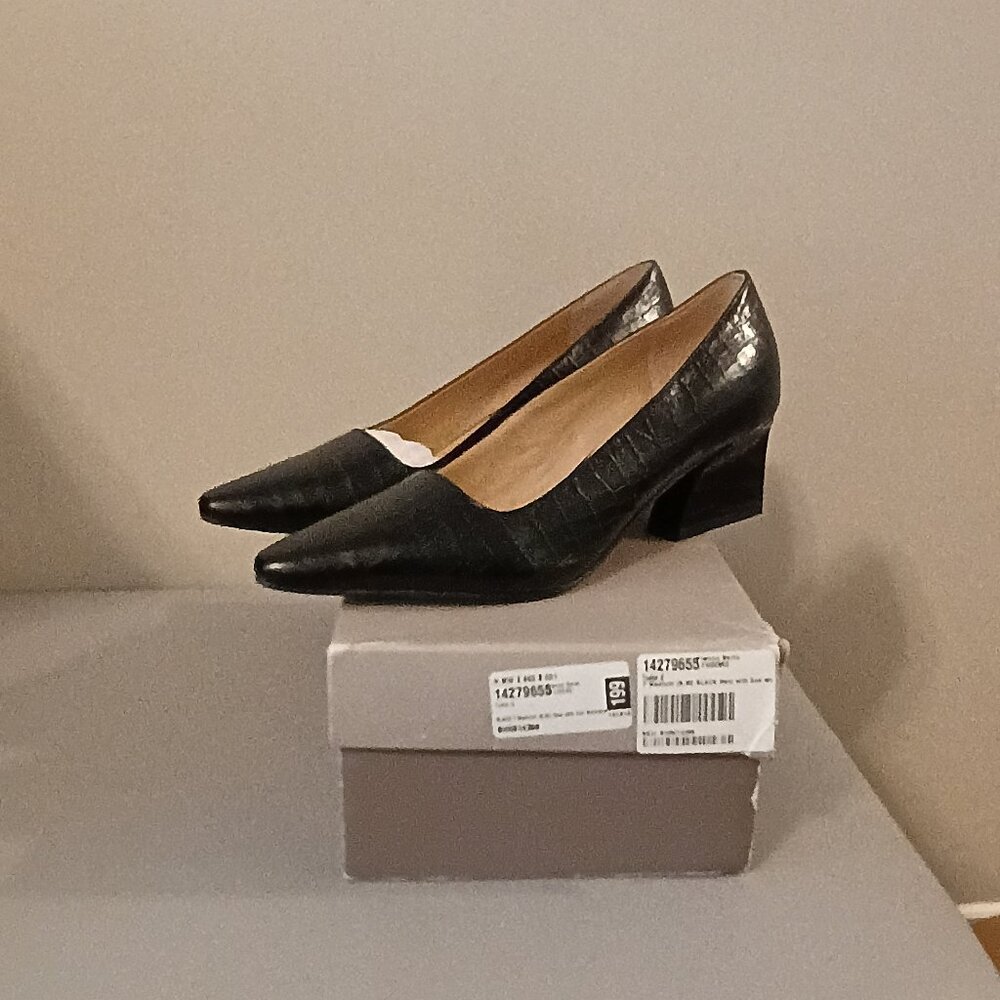 Franco Sarto 7M Black croc leather pump New with box
